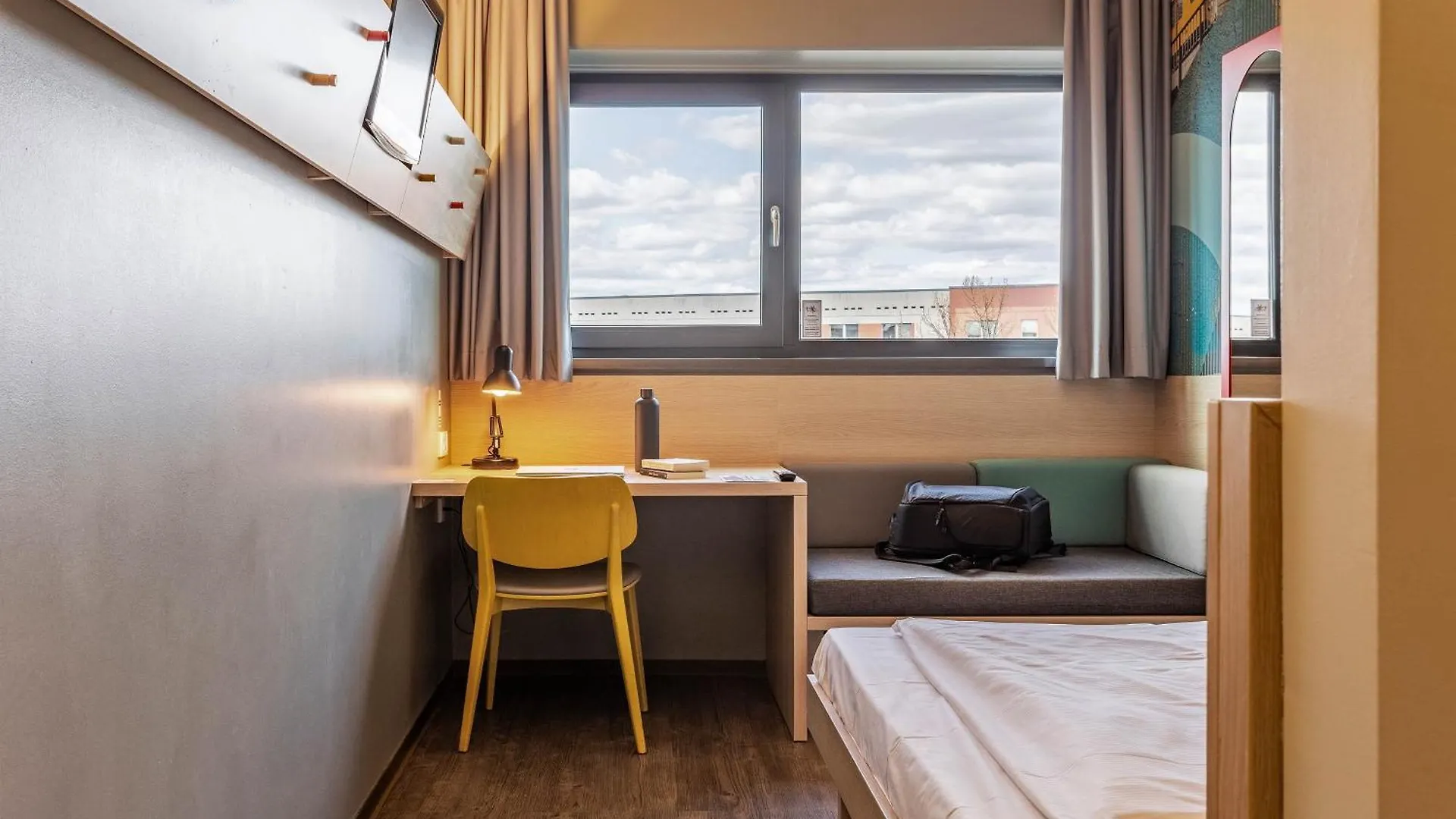 Meininger Hotel Berlin Airport