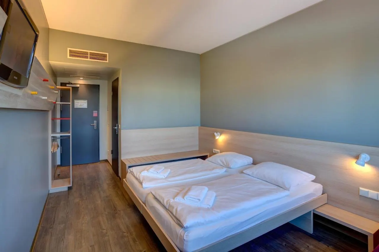 Meininger Hotel Berlin Airport