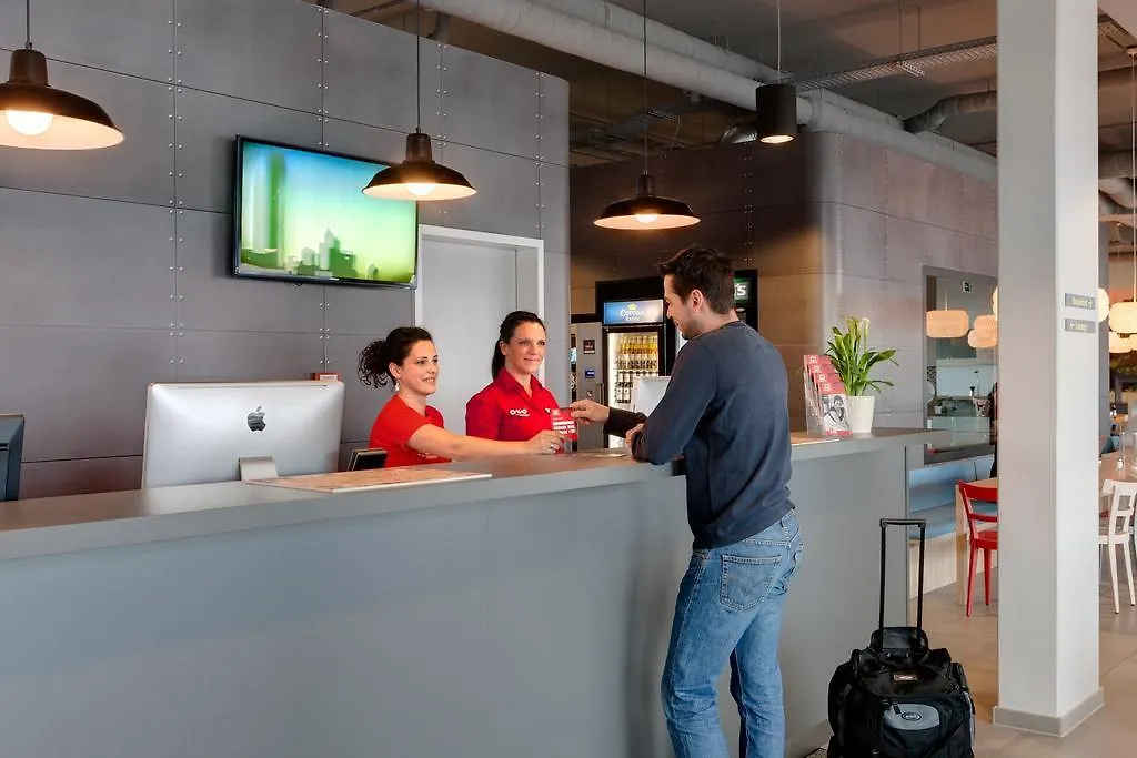 Meininger Hotel Berlin Airport