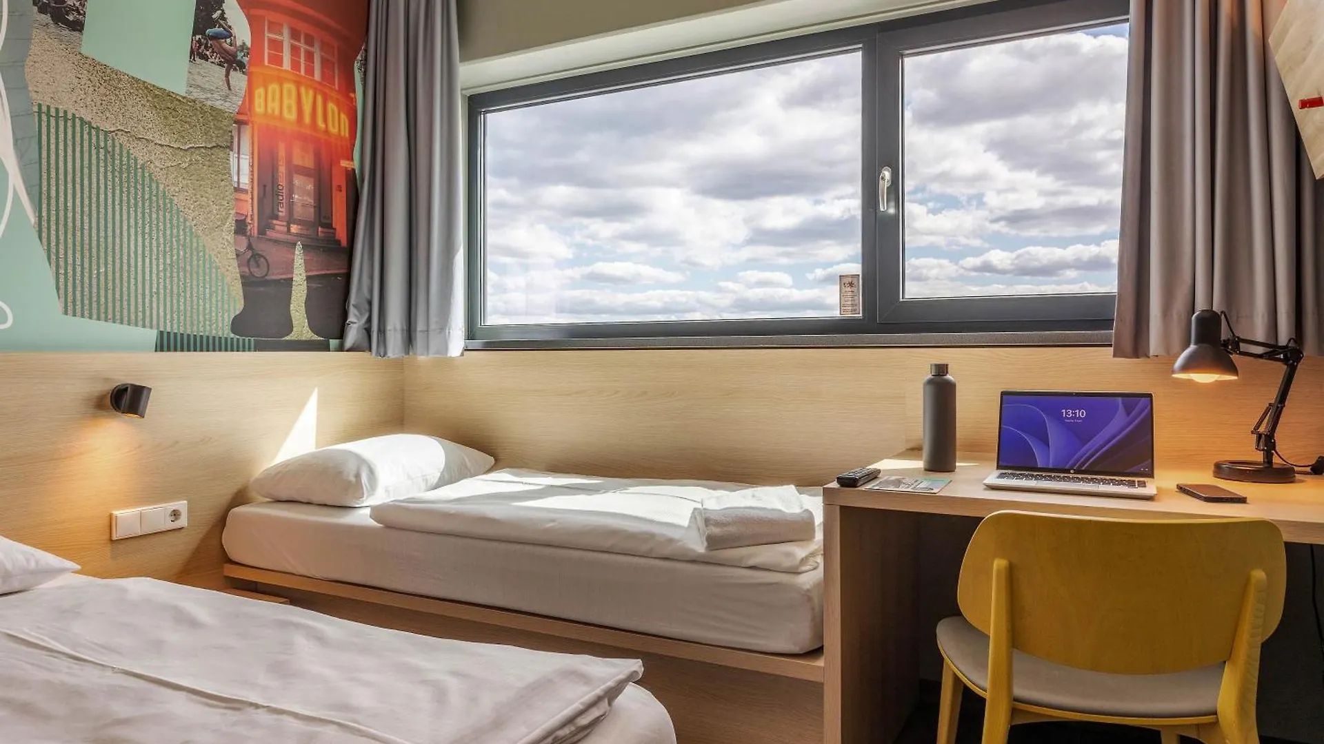 ***  Meininger Hotel Berlin Airport Tyskland