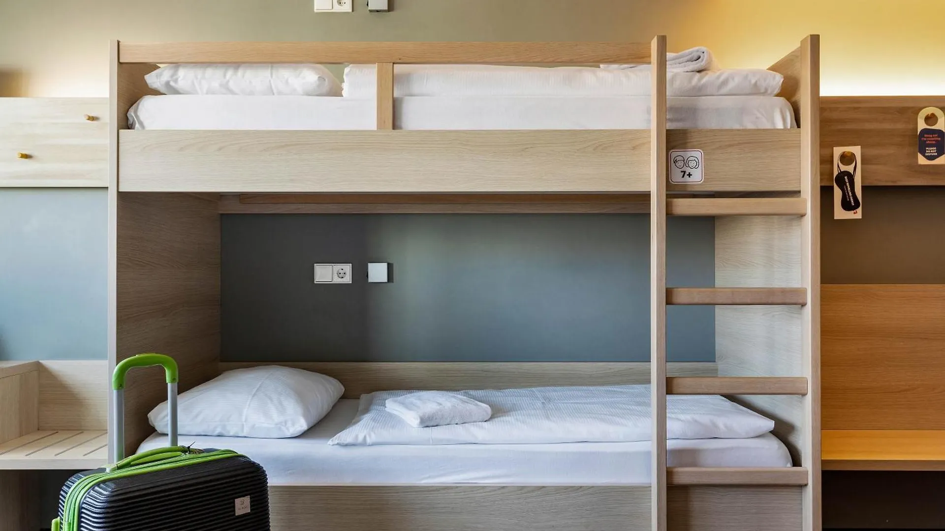 Meininger Hotel Berlin Airport