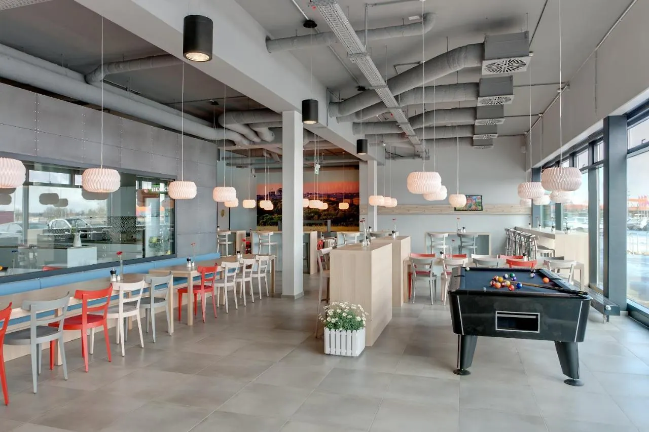 Meininger Hotel Berlin Airport Németország