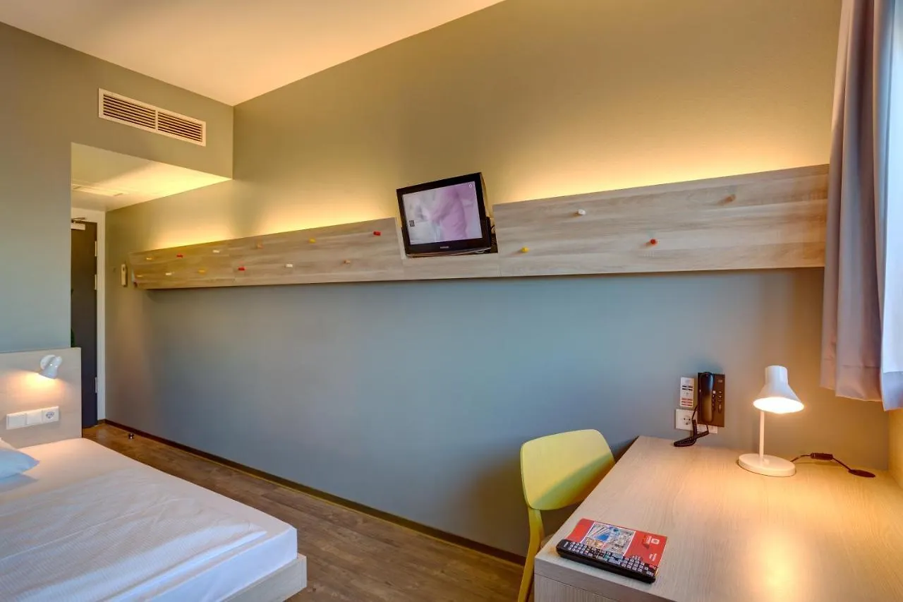 MEININGER Hotel Berlin Airport