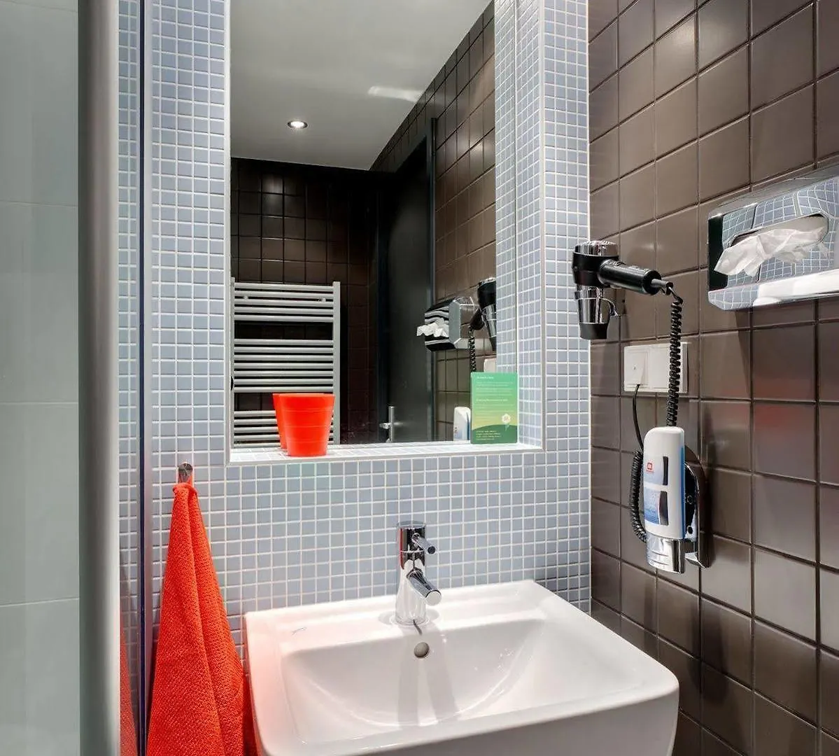 Meininger Hotel Berlin Airport